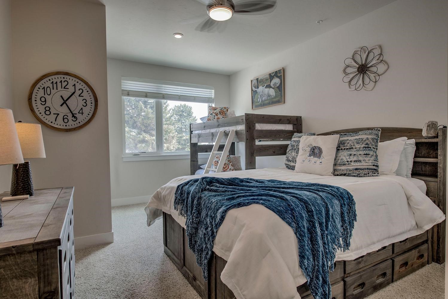 235 E La Bonte STREET 108