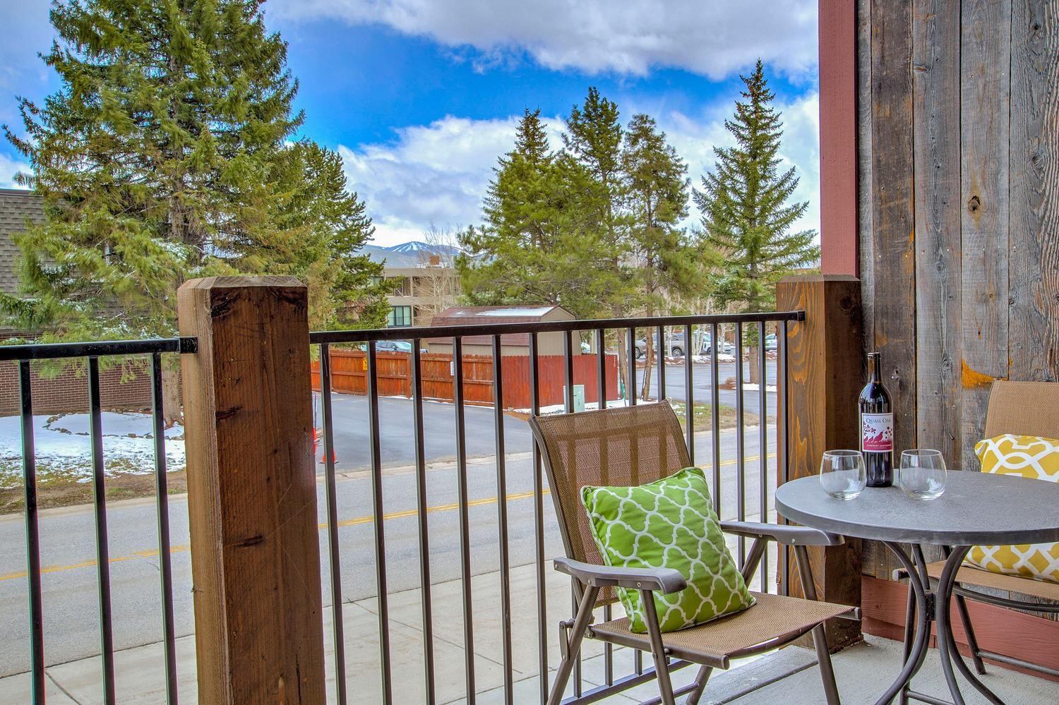 235 E La Bonte STREET 108