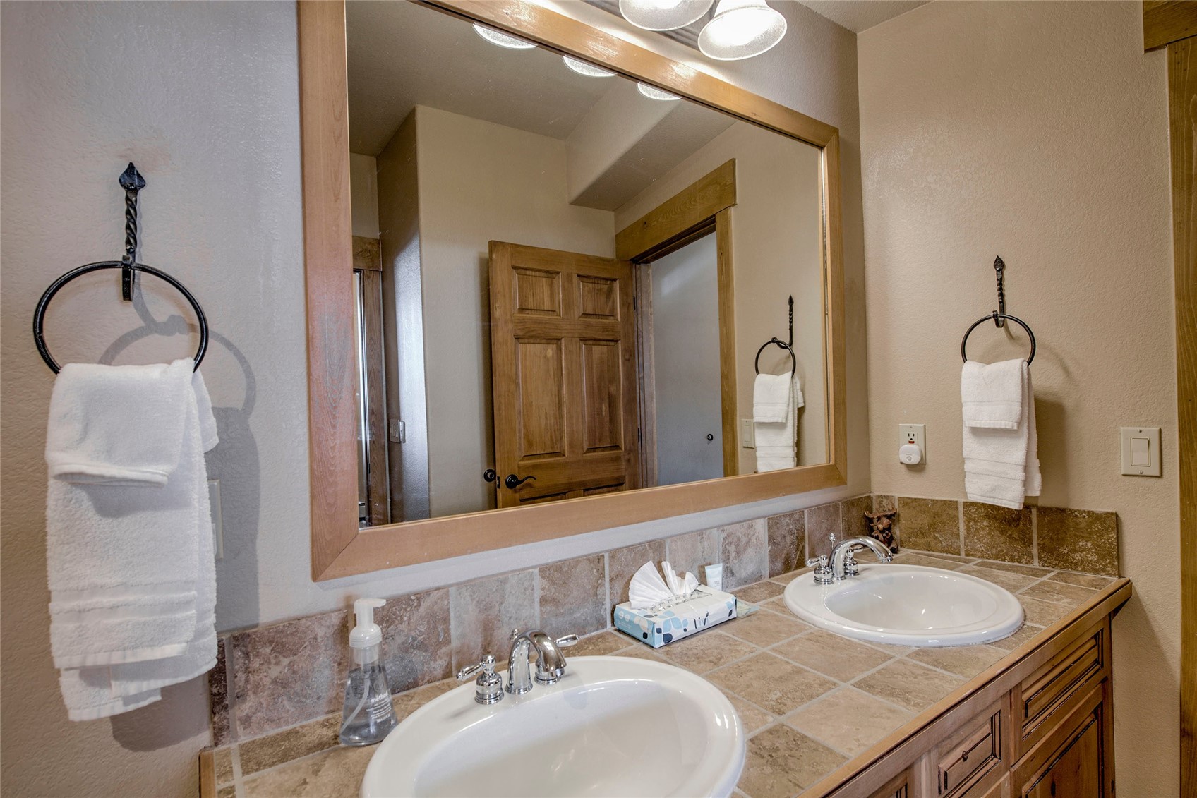 105 River Course DRIVE 9571