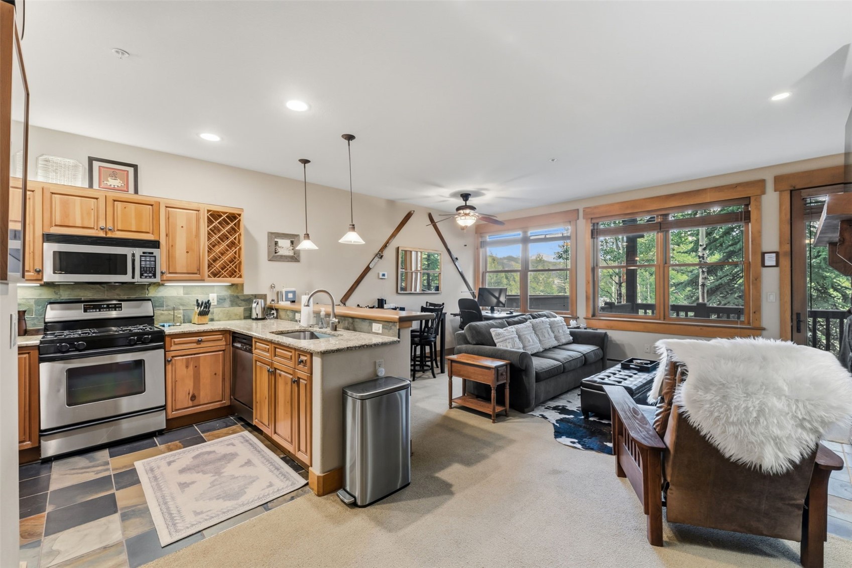105 River Course DRIVE 9571