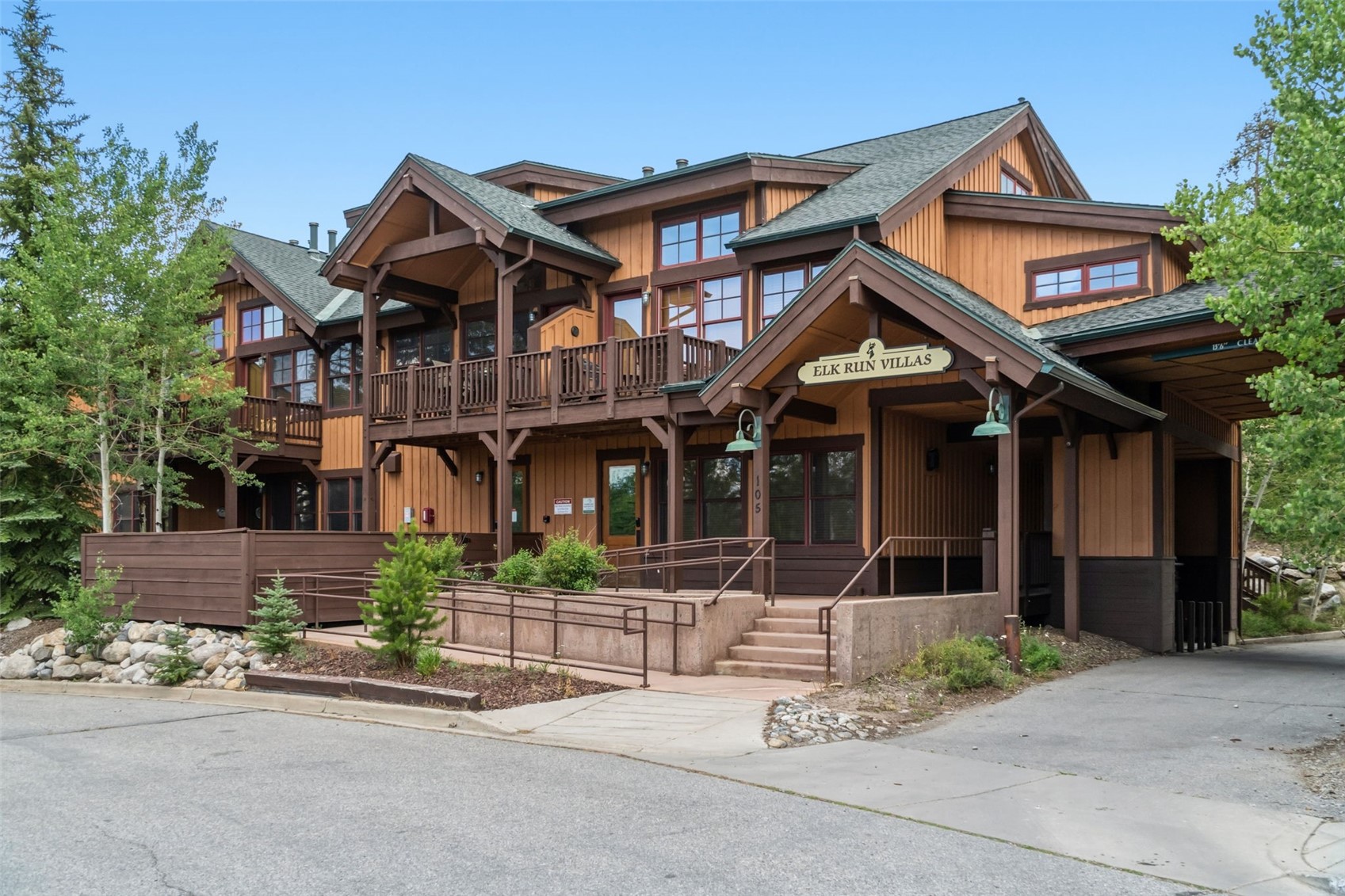 105 River Course DRIVE 9571