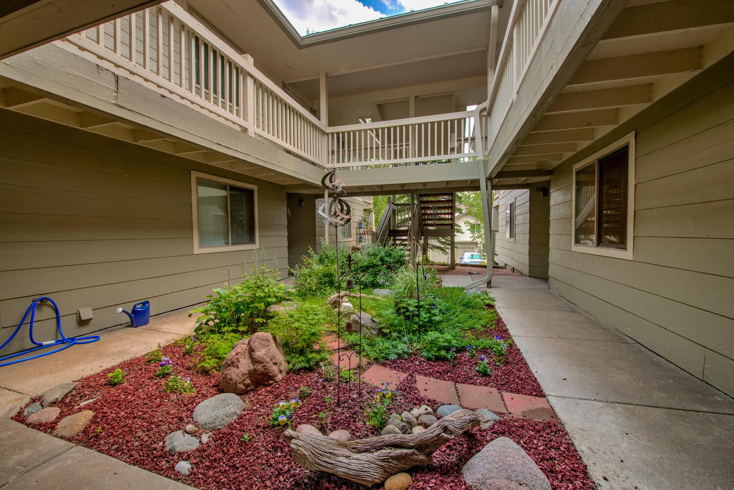 1511 Point DRIVE 202