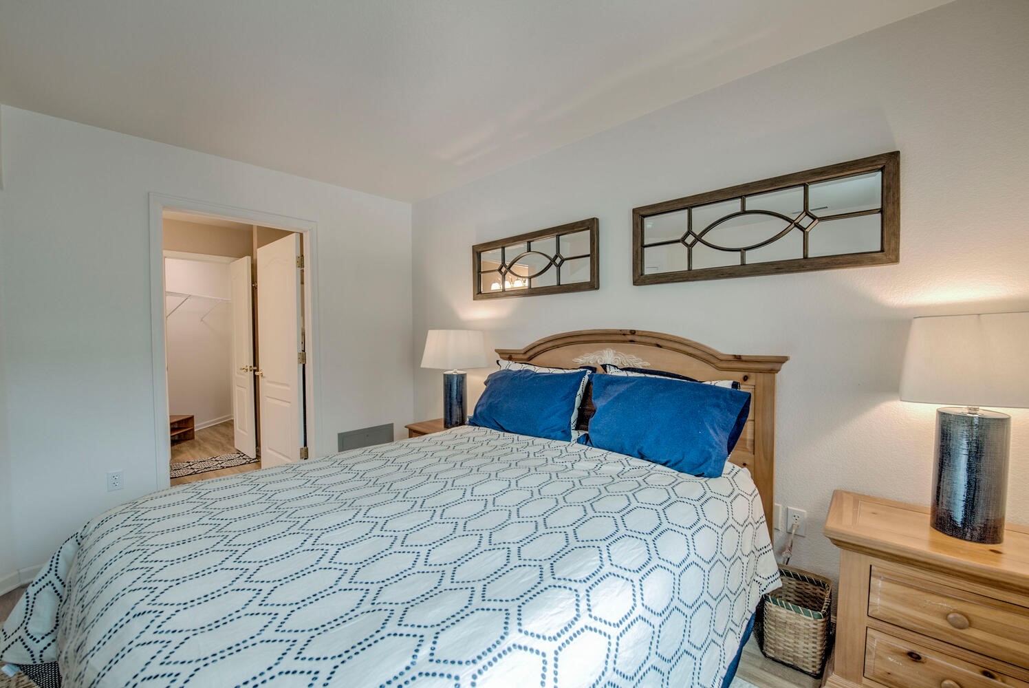 1511 Point DRIVE 202