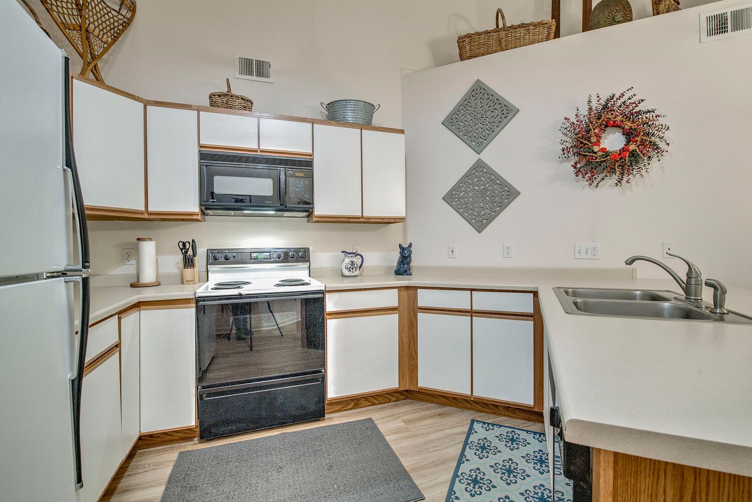 1511 Point DRIVE 202