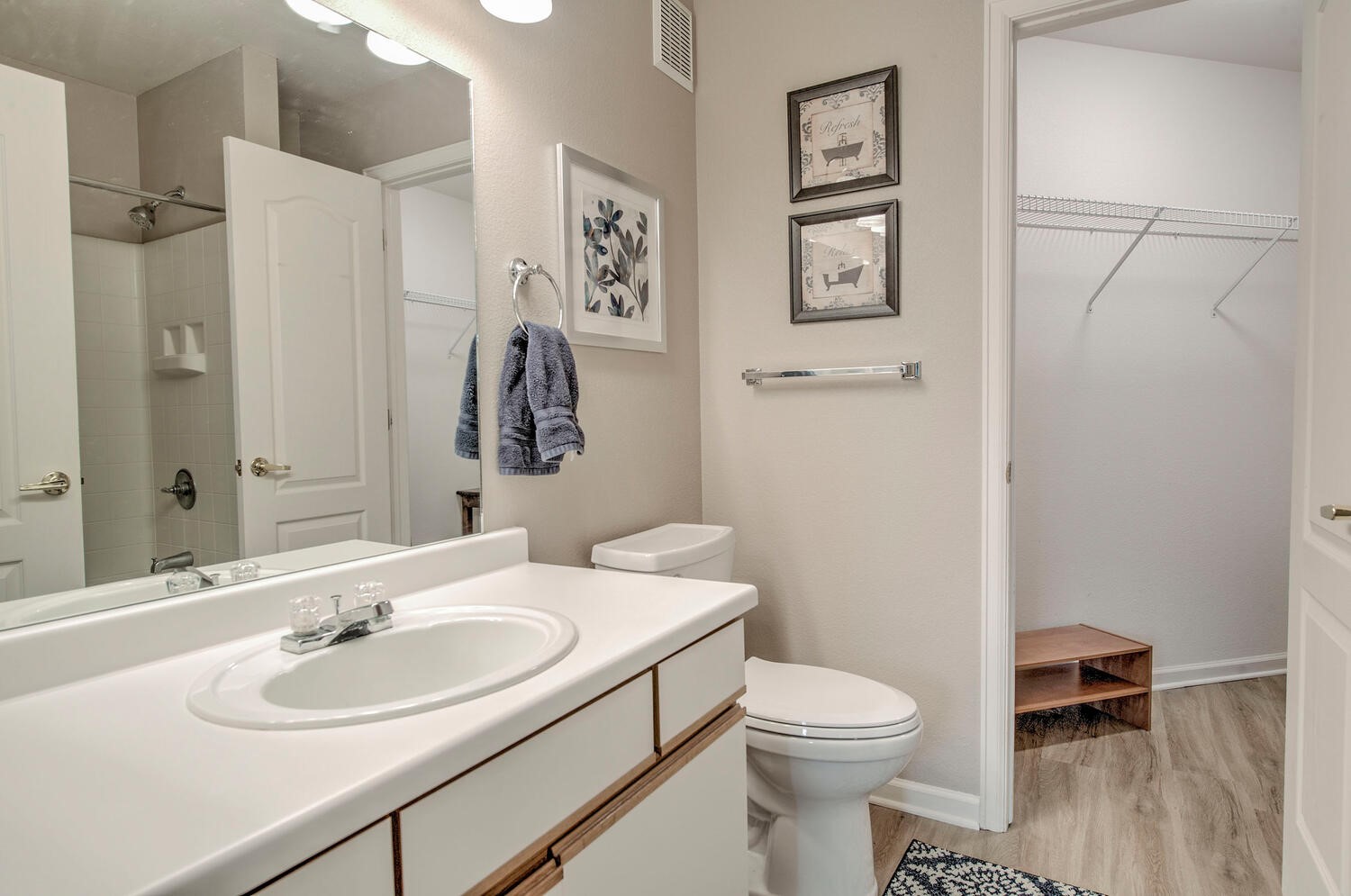 1511 Point DRIVE 202