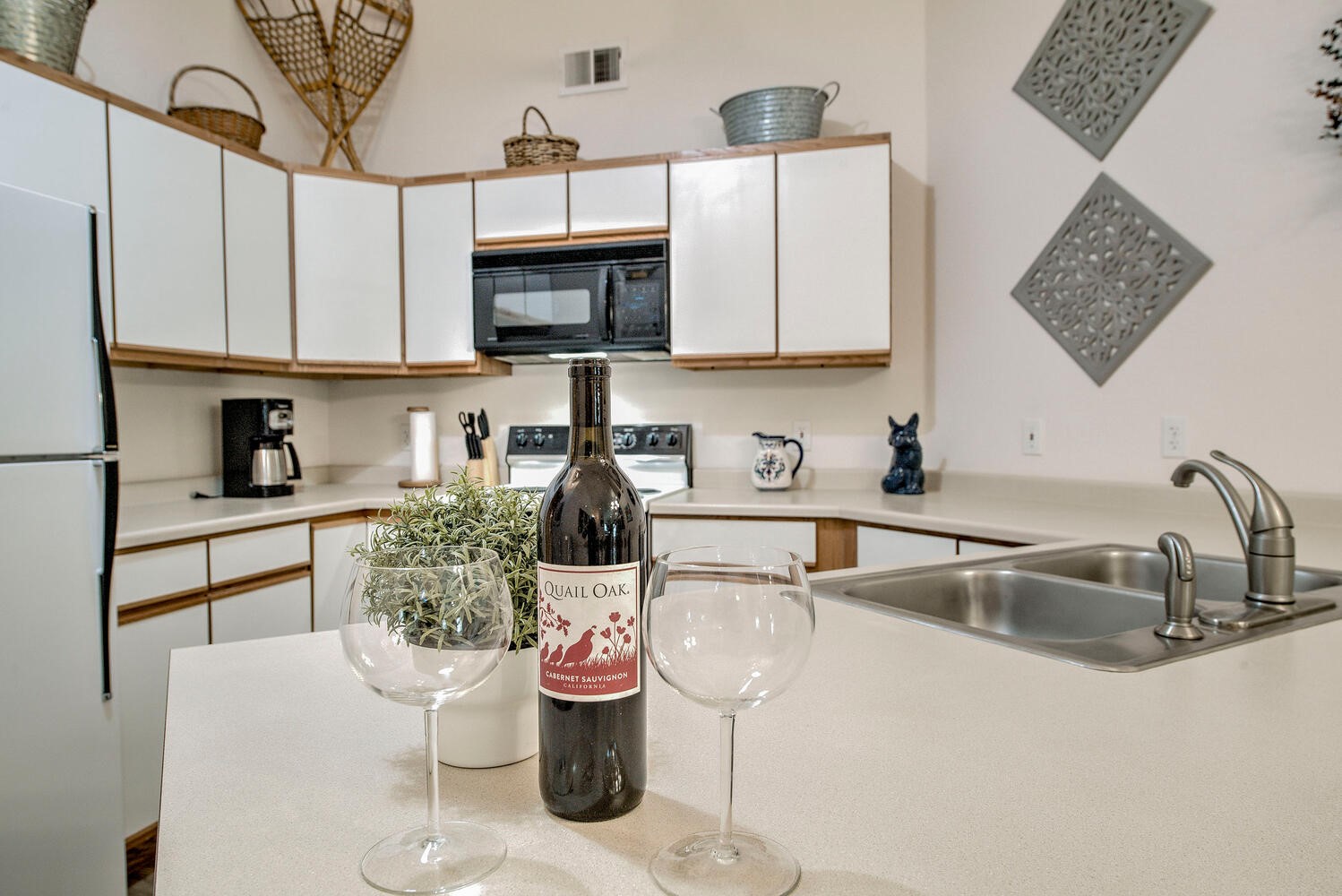 1511 Point DRIVE 202