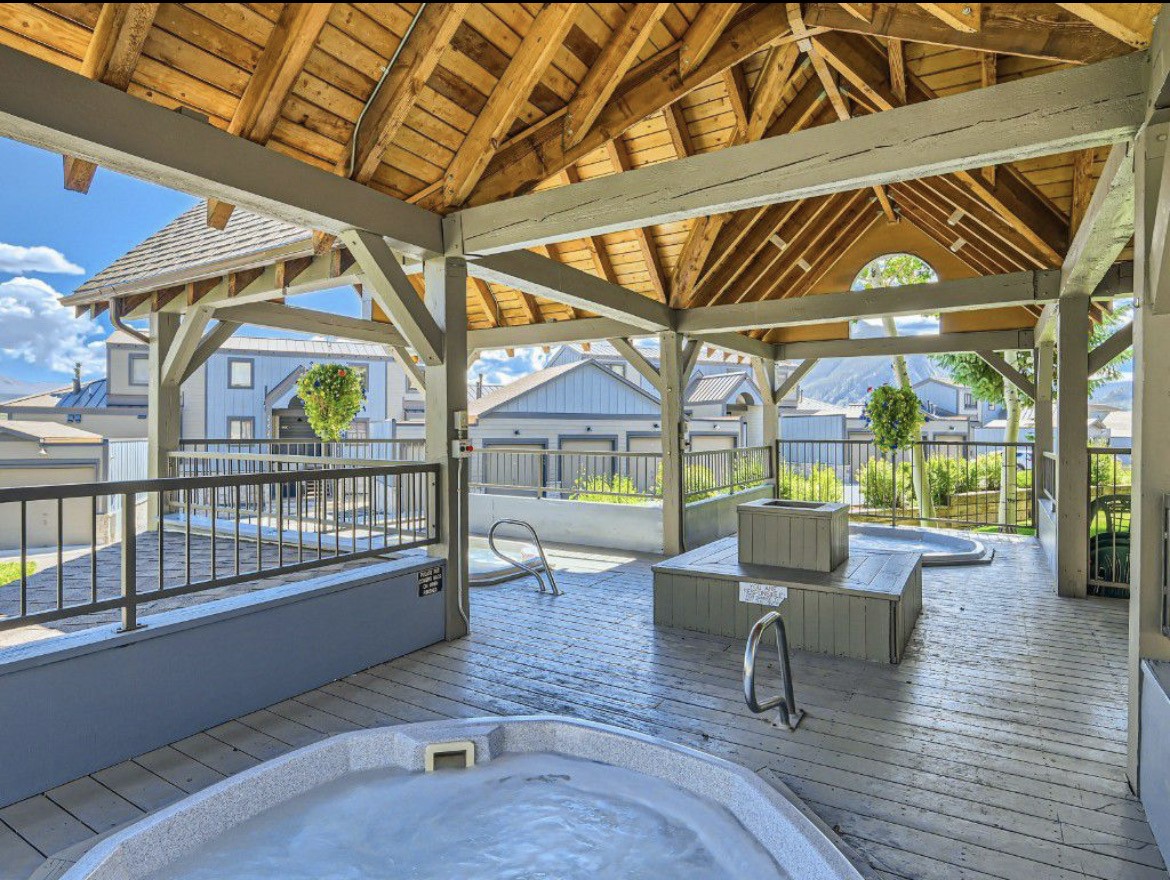1620 Lakeview TERRACE 104B