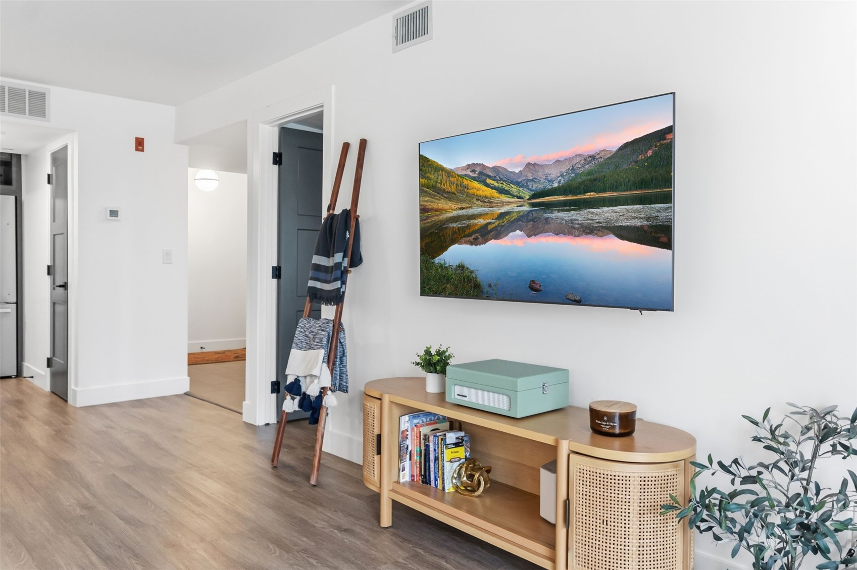 1620 Lakeview TERRACE 104B