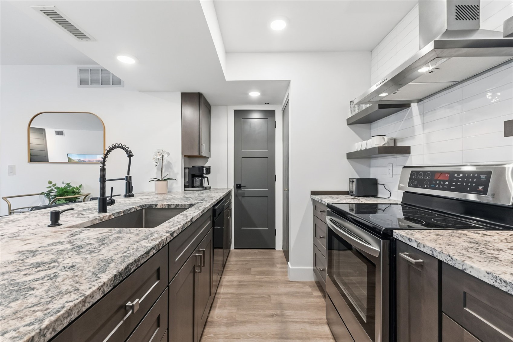 1620 Lakeview TERRACE 104B