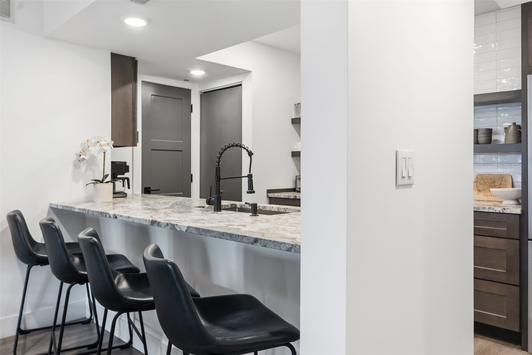 1620 Lakeview TERRACE 104B