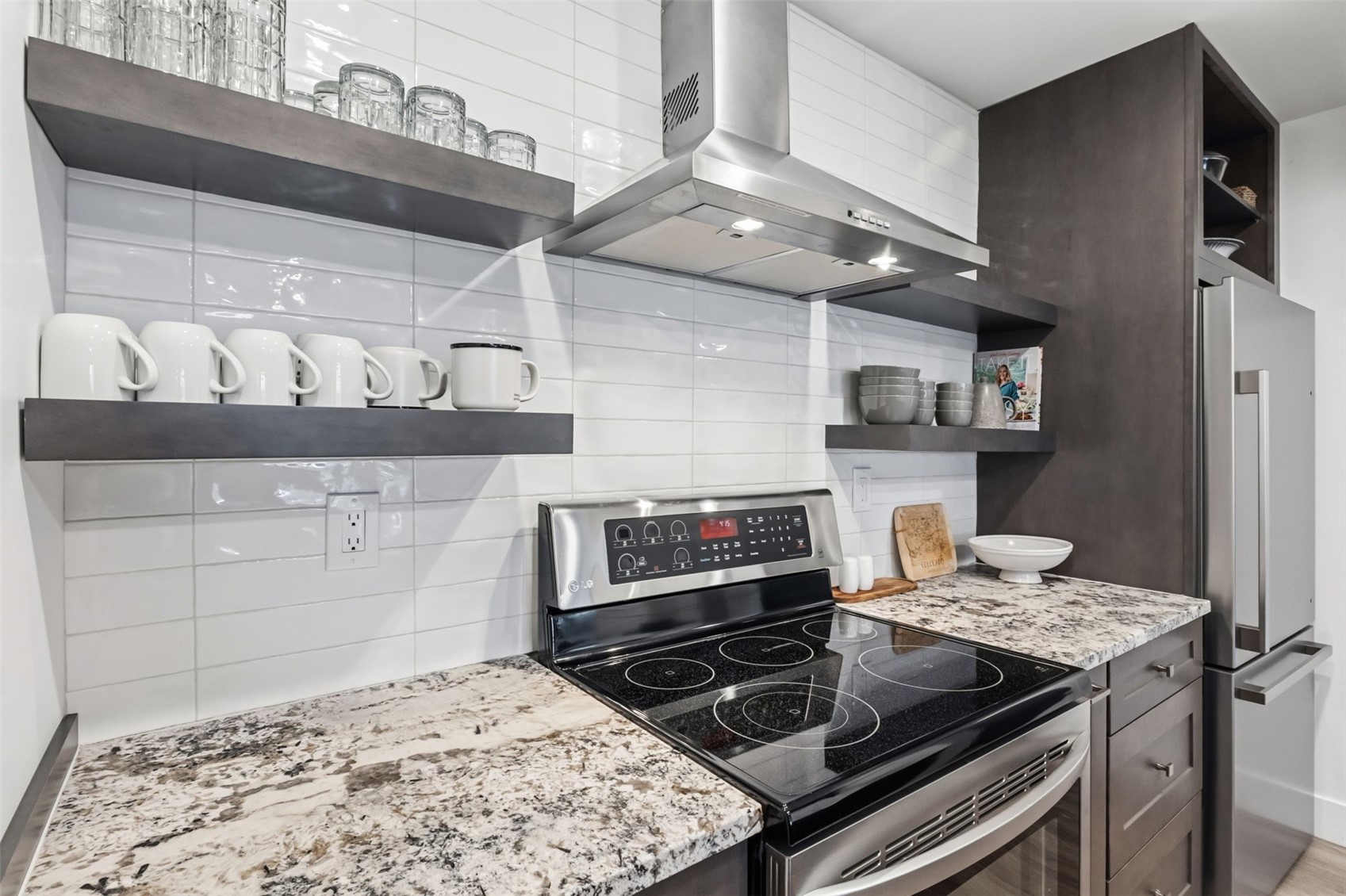 1620 Lakeview TERRACE 104B