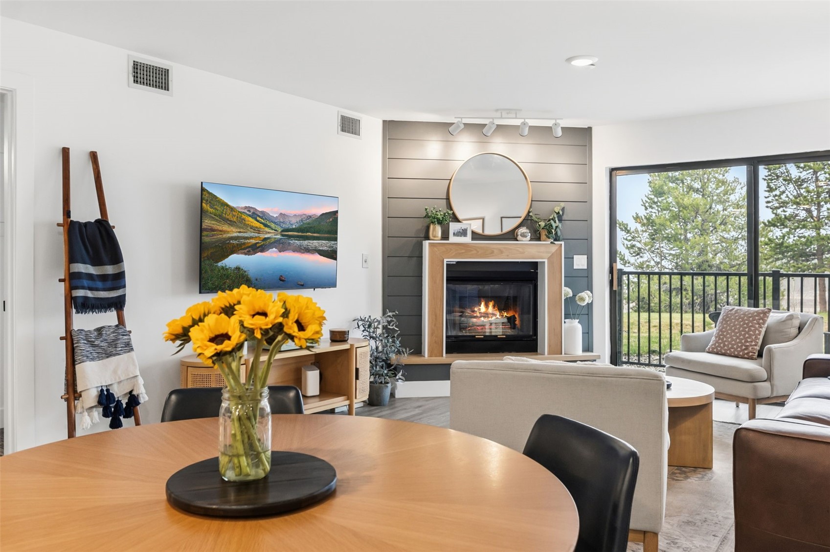 1620 Lakeview TERRACE 104B