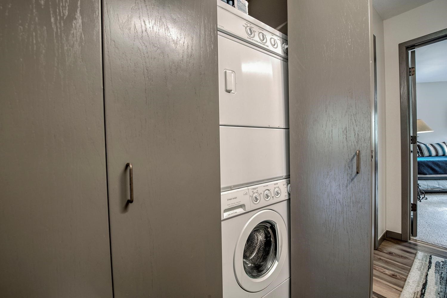 1653 Oro Grande DRIVE E41