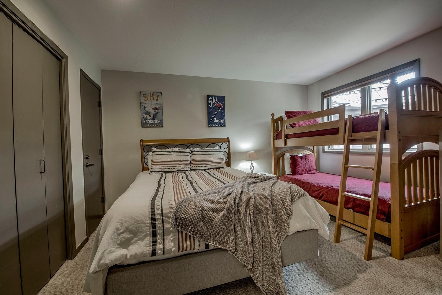 1653 Oro Grande DRIVE E41