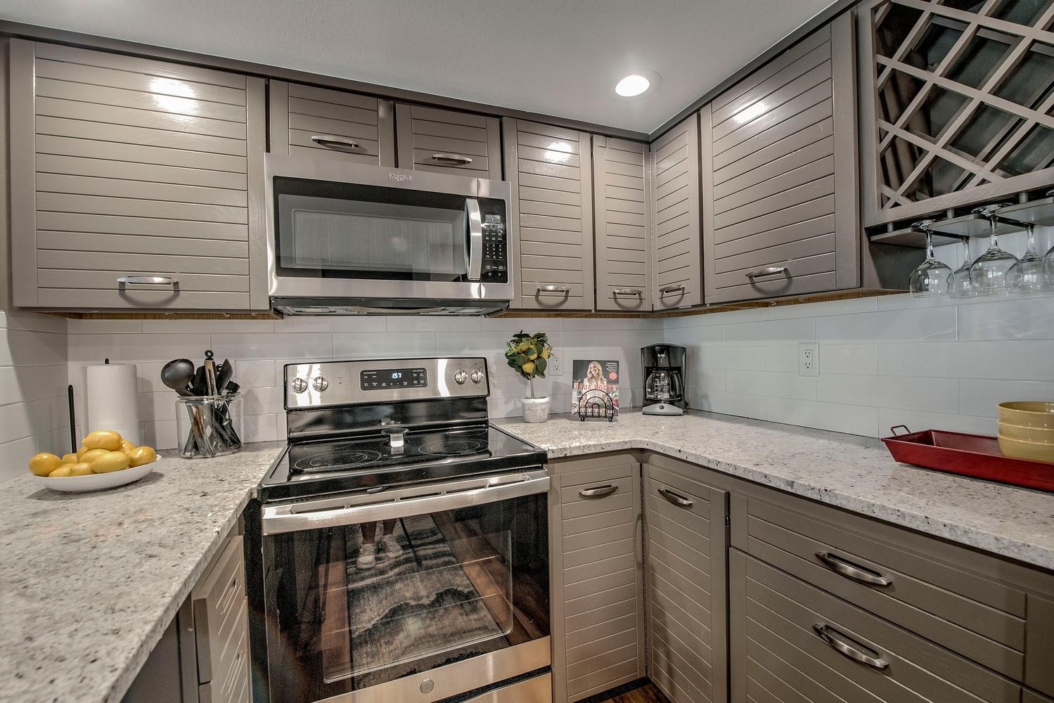 1653 Oro Grande DRIVE E41