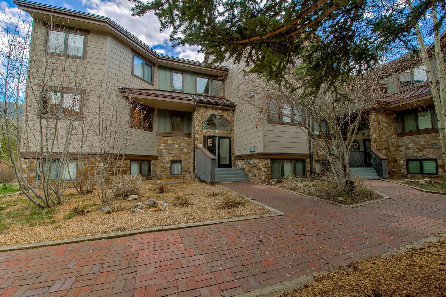 1653 Oro Grande DRIVE E41