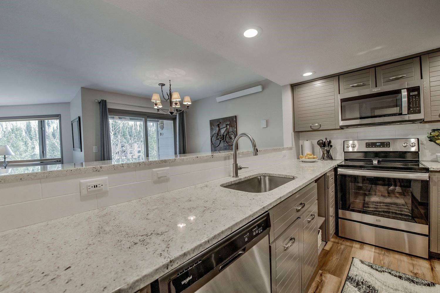 1653 Oro Grande DRIVE E41