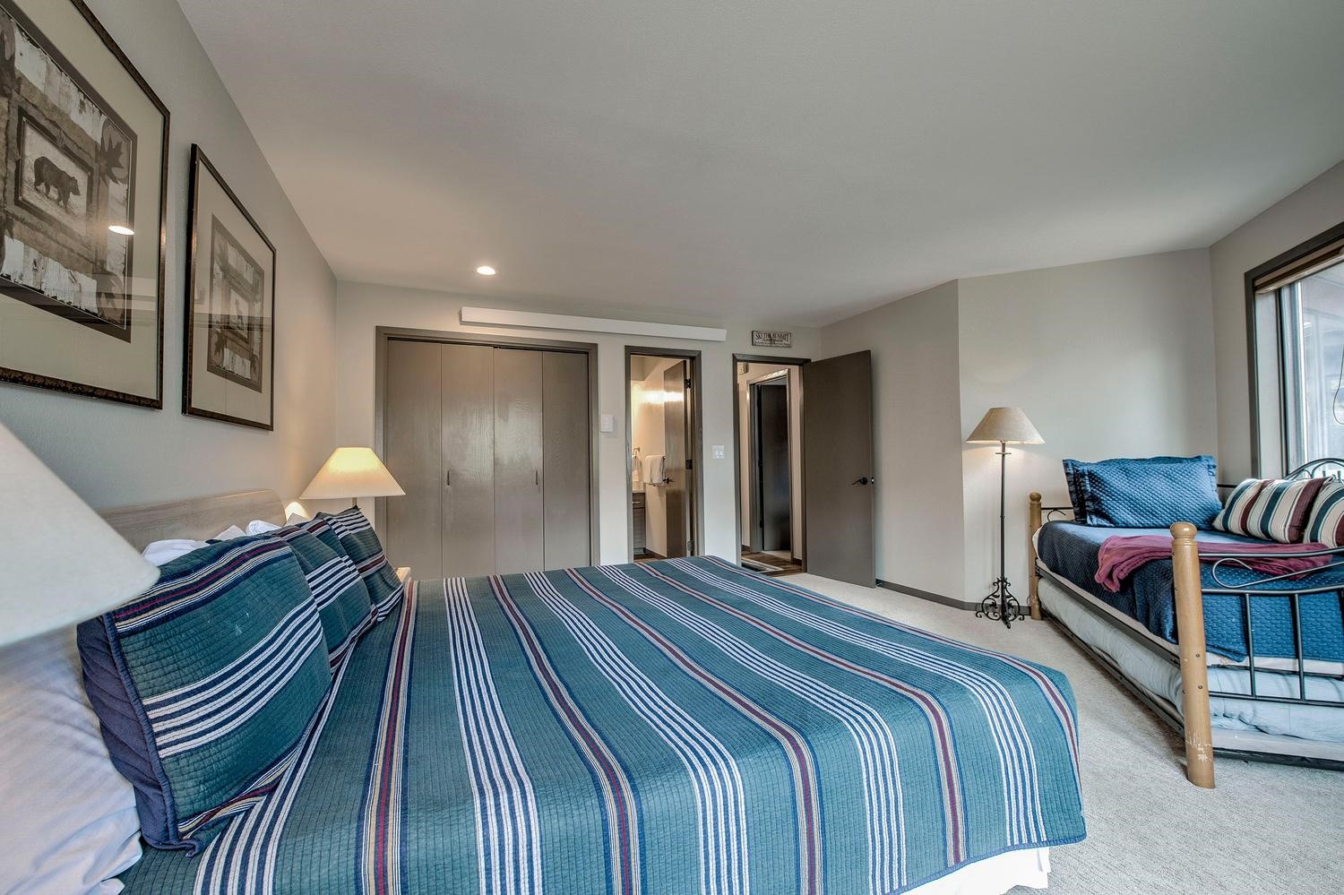 1653 Oro Grande DRIVE E41