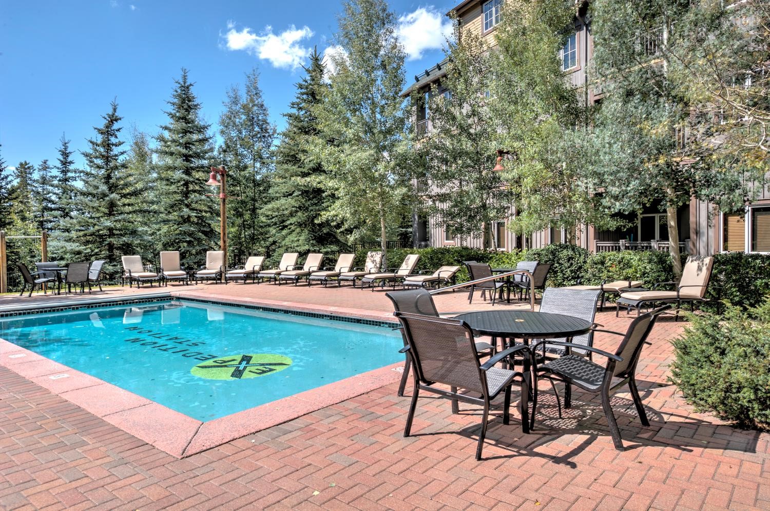135 Dercum DRIVE 8638