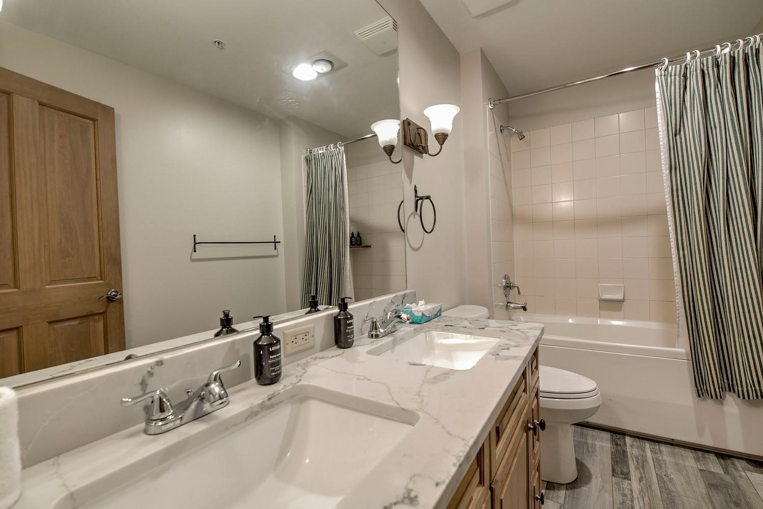 135 Dercum DRIVE 8638