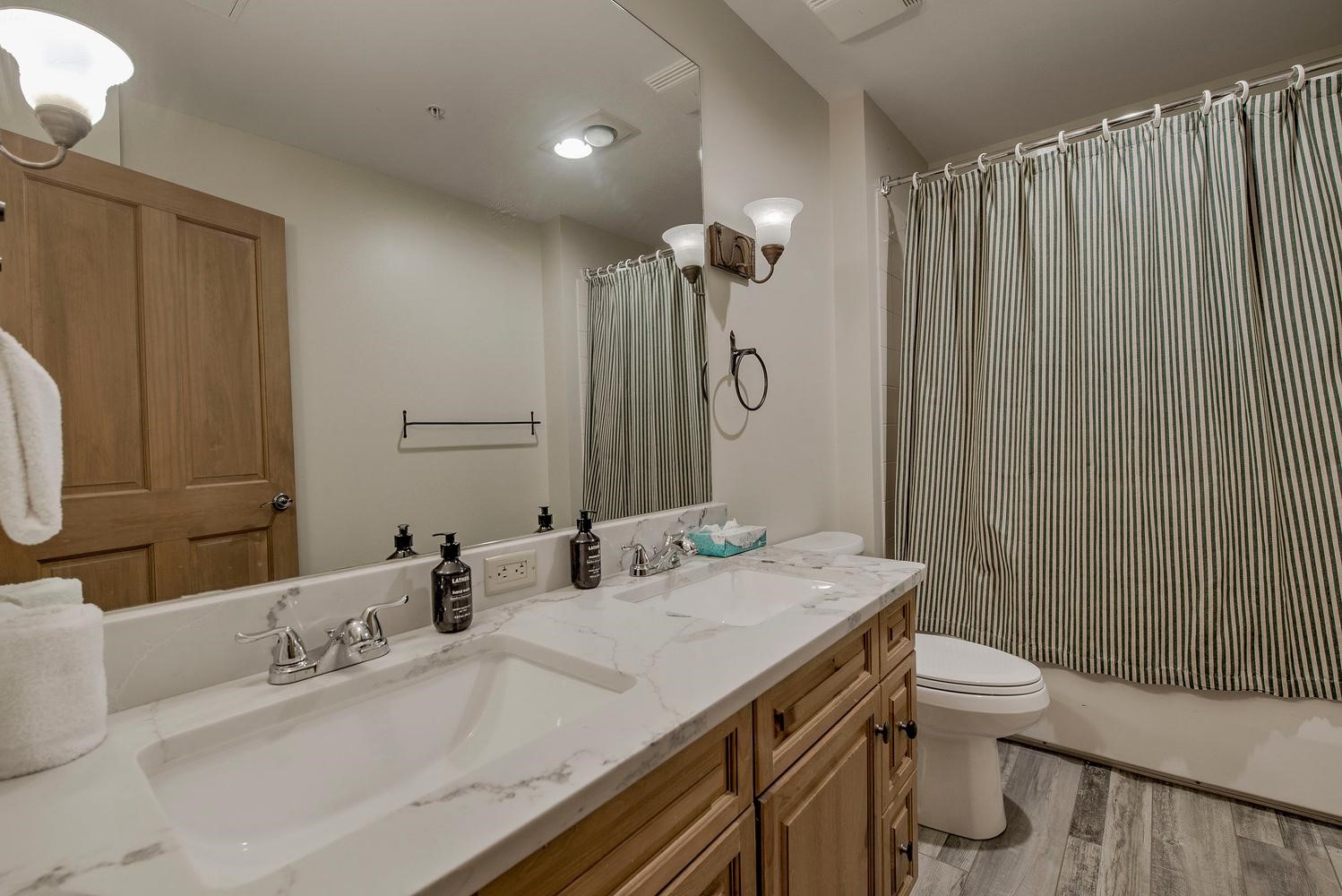 135 Dercum DRIVE 8638