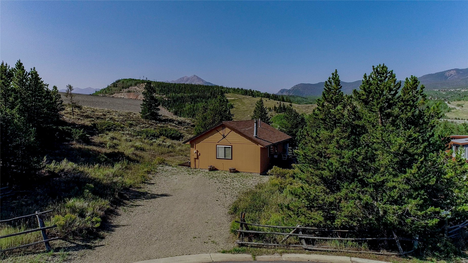 889 E Anemone TRAIL