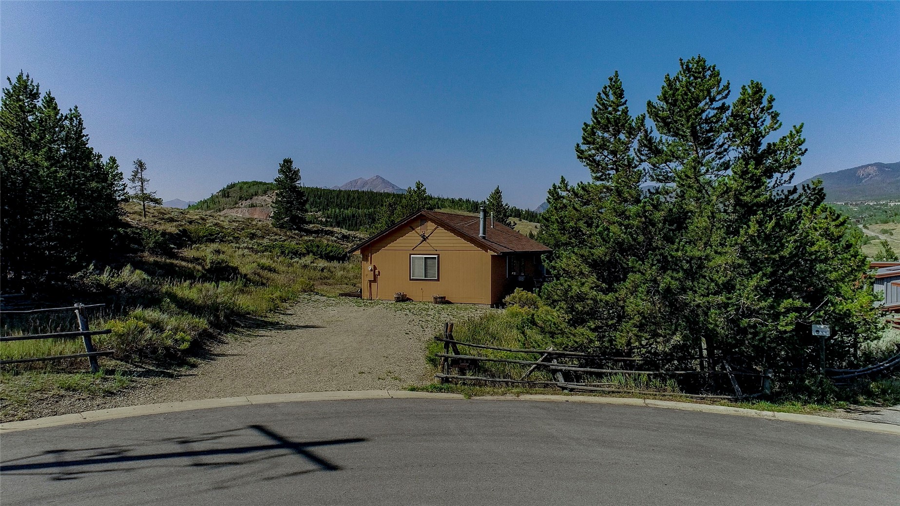 889 E Anemone TRAIL