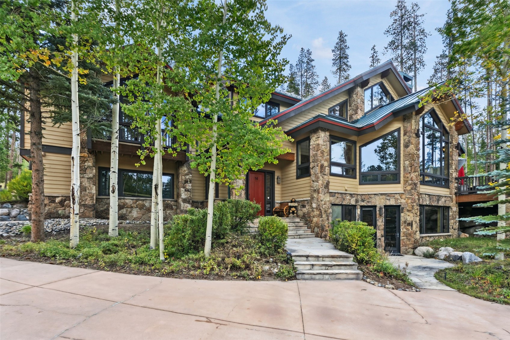 14 Fletcher COURT