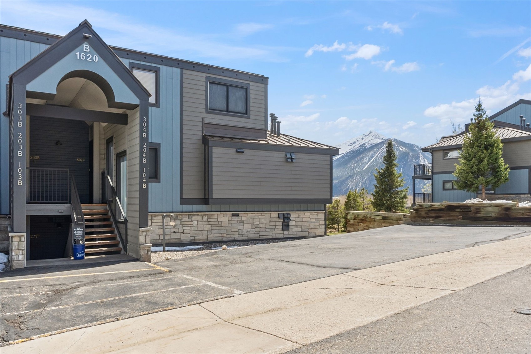 1620 Lakeview TERRACE 104B
