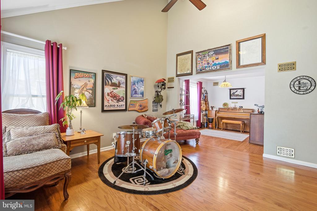 733 WHALERS COVE COURT
