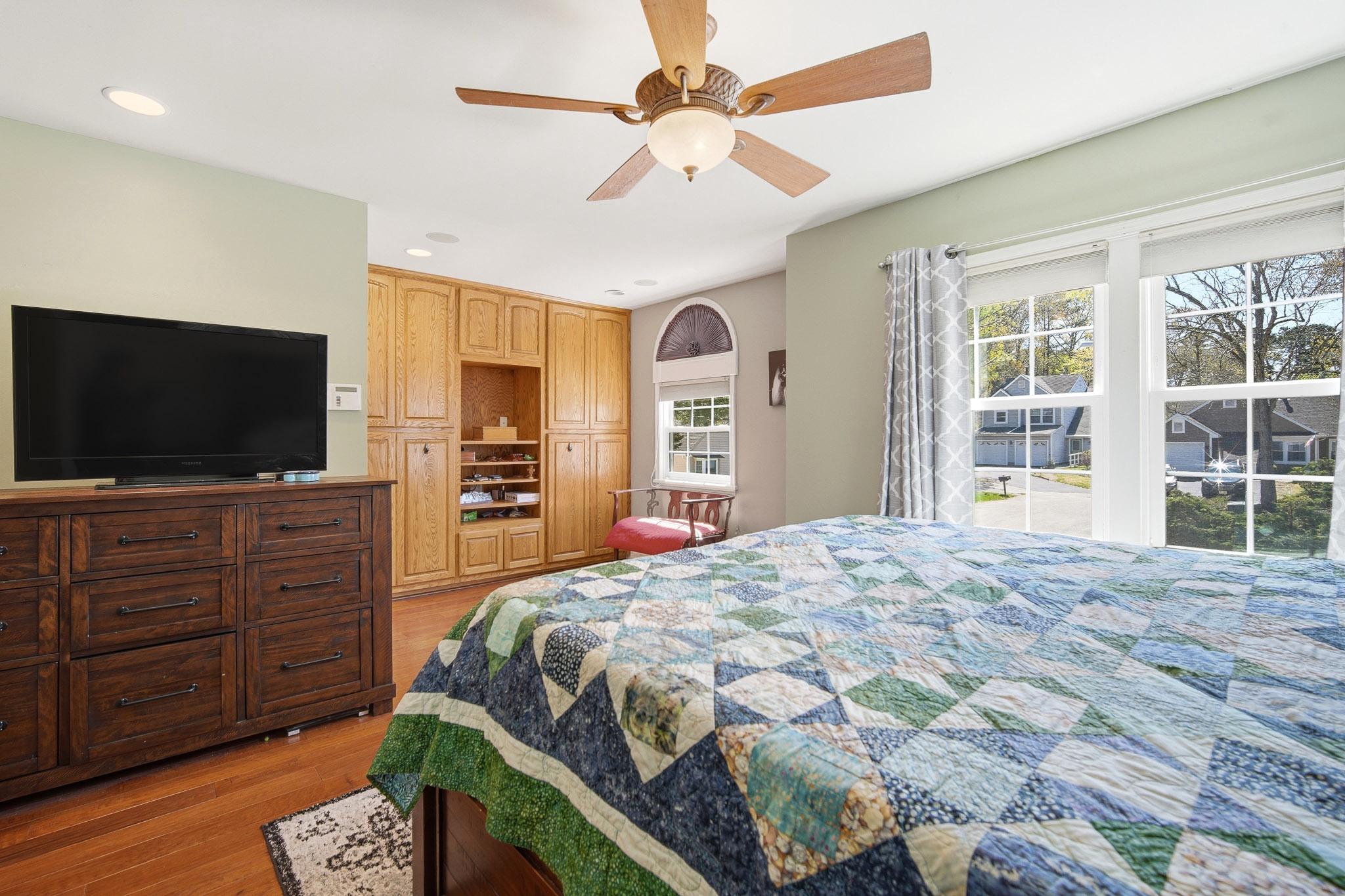 733 WHALERS COVE COURT