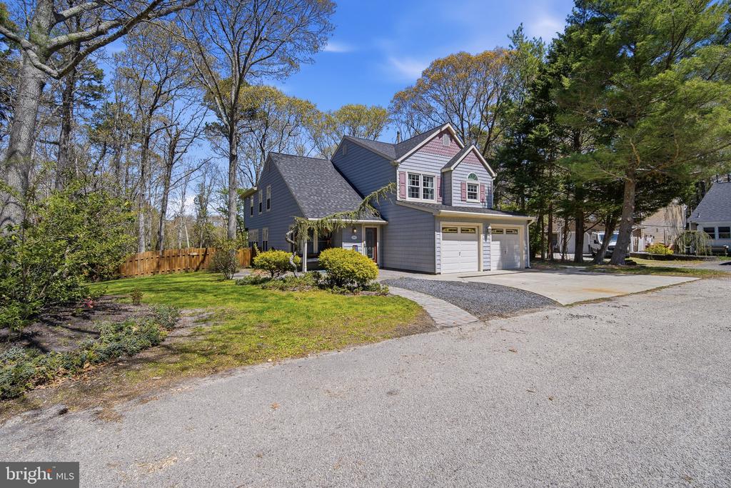733 WHALERS COVE COURT