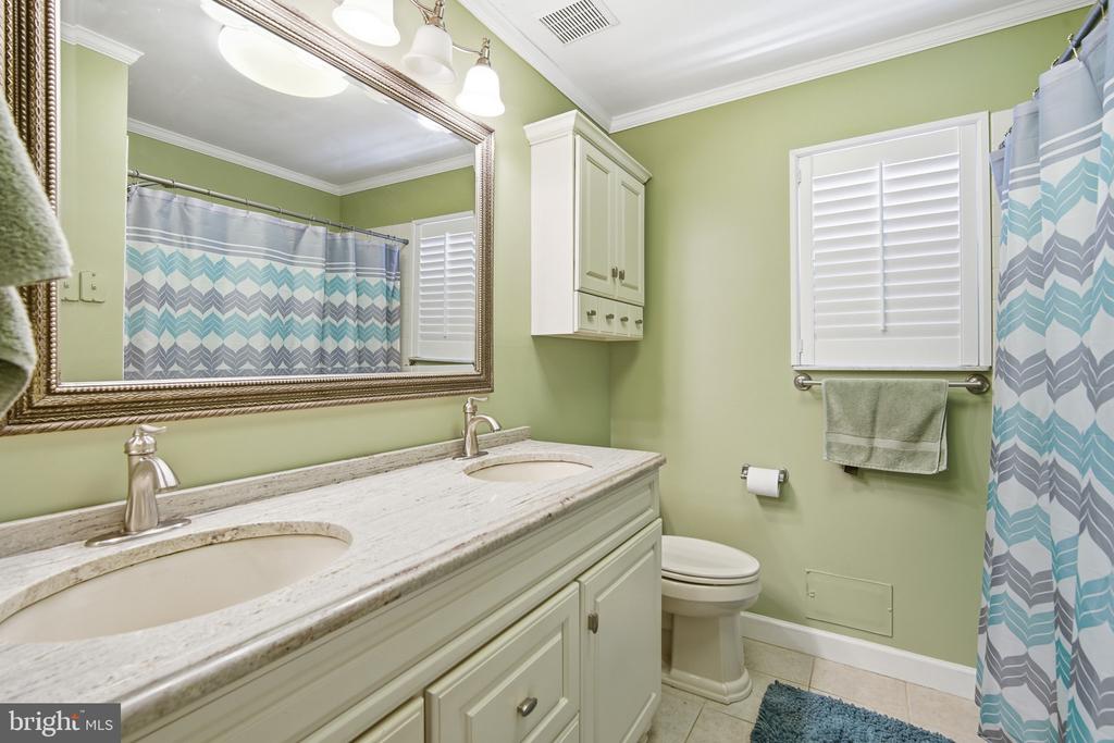 733 WHALERS COVE COURT