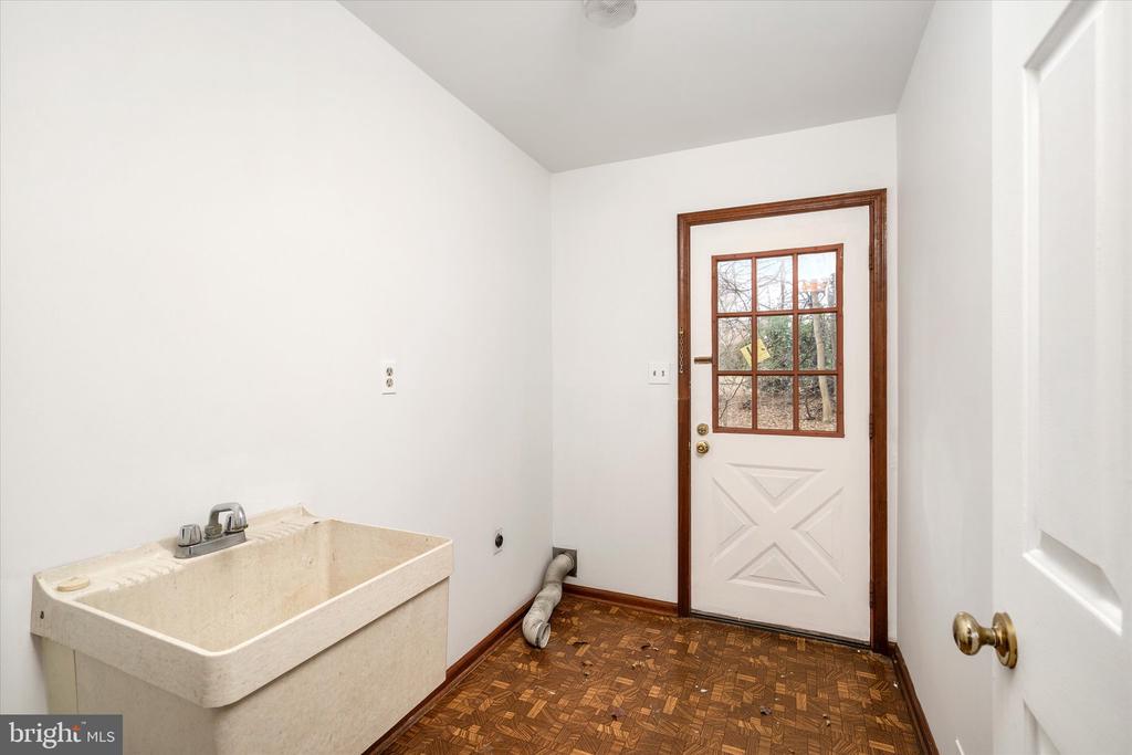 725 5TH STREET