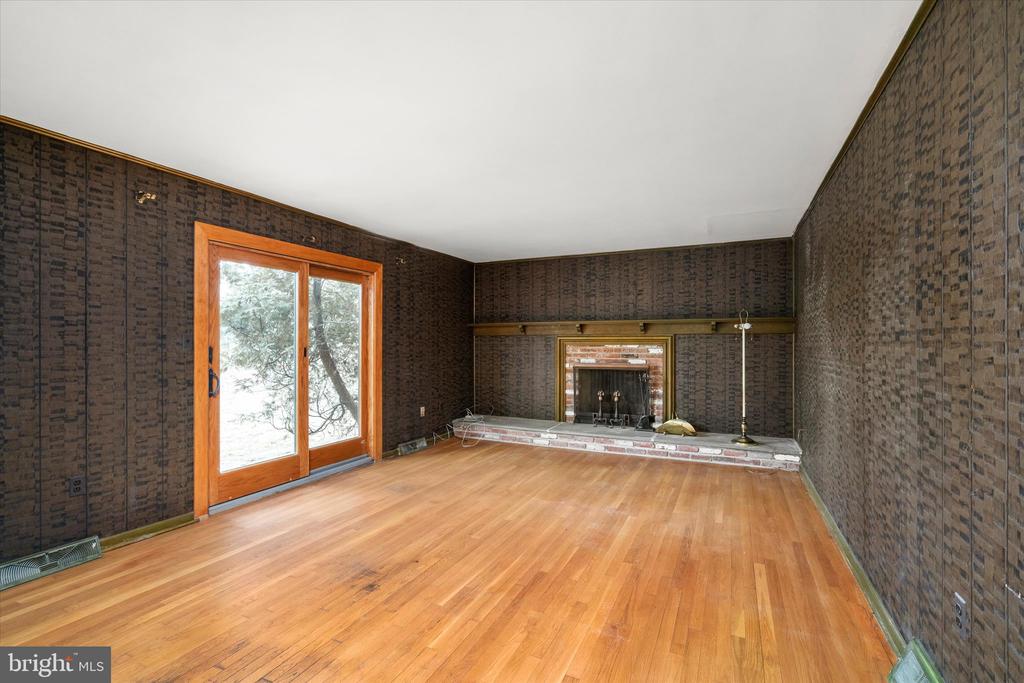 725 5TH STREET