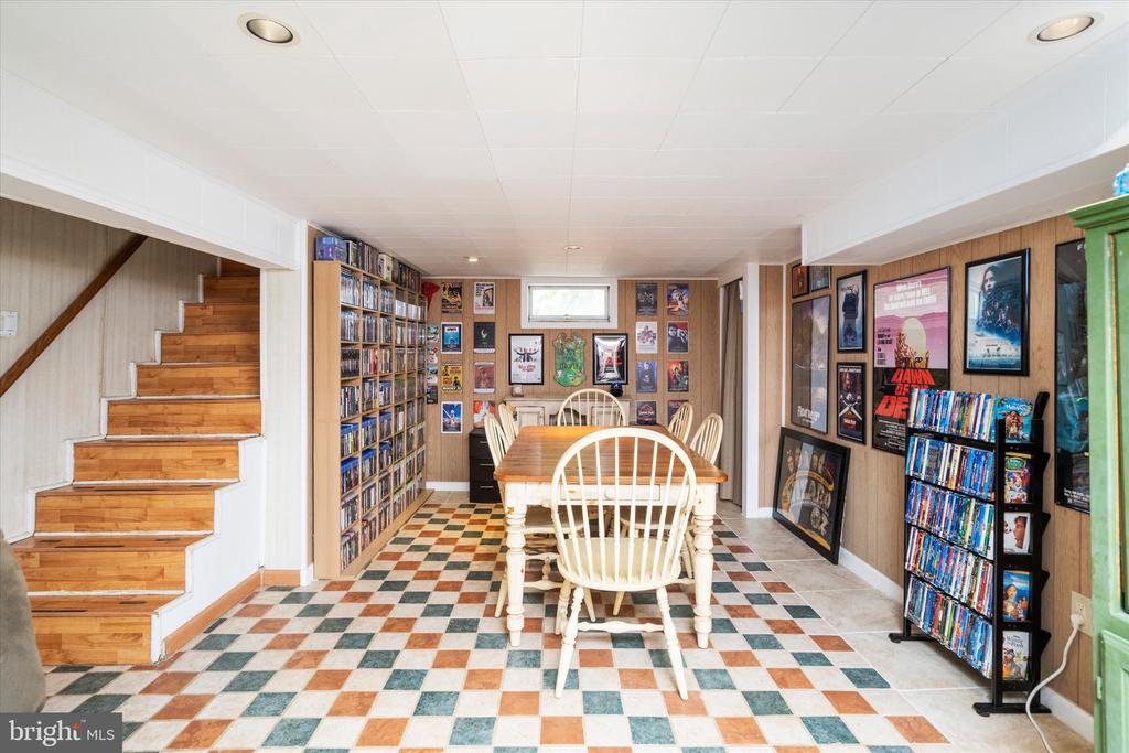 8 THORNTOWN LANE