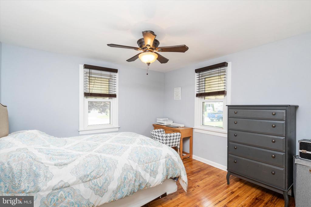 8 THORNTOWN LANE