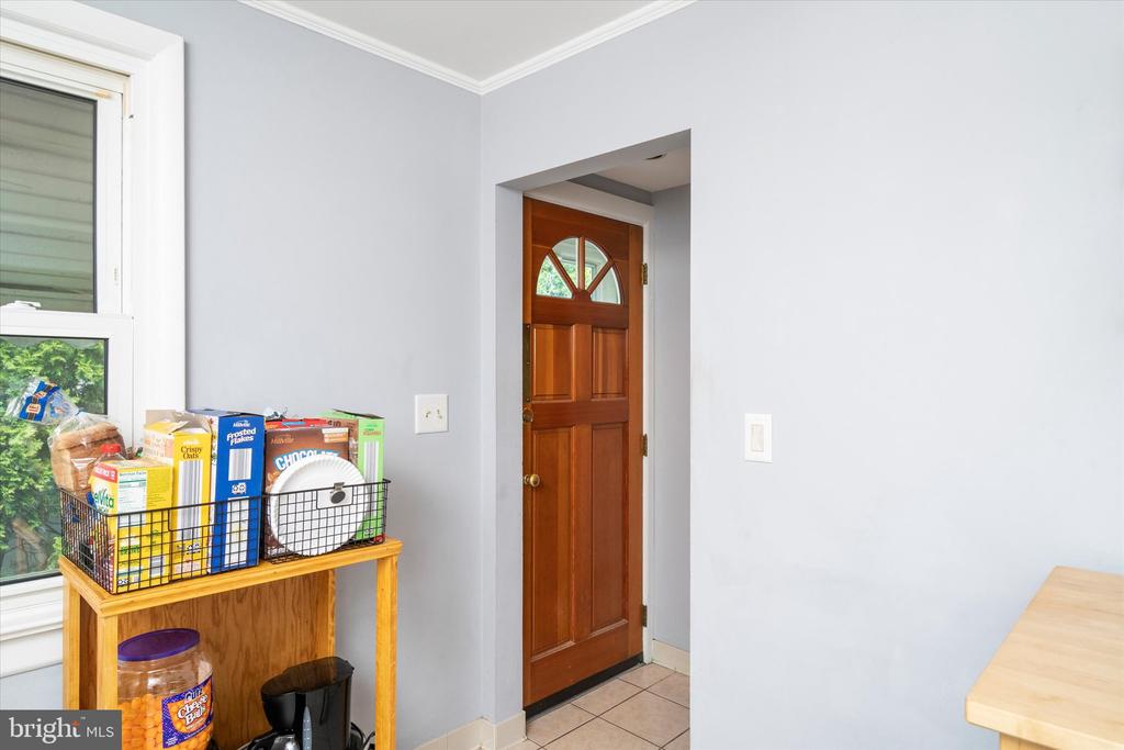 8 THORNTOWN LANE