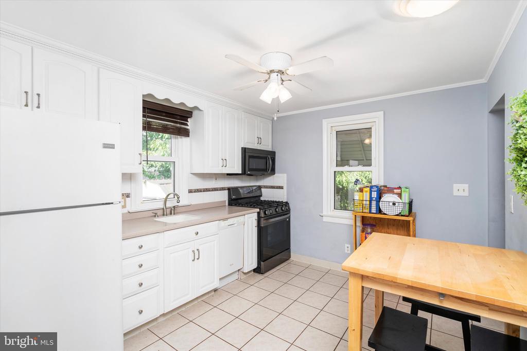 8 THORNTOWN LANE