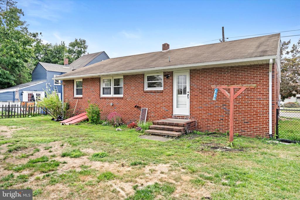 823 BORDENTOWN ROAD