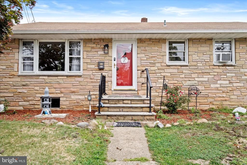 823 BORDENTOWN ROAD