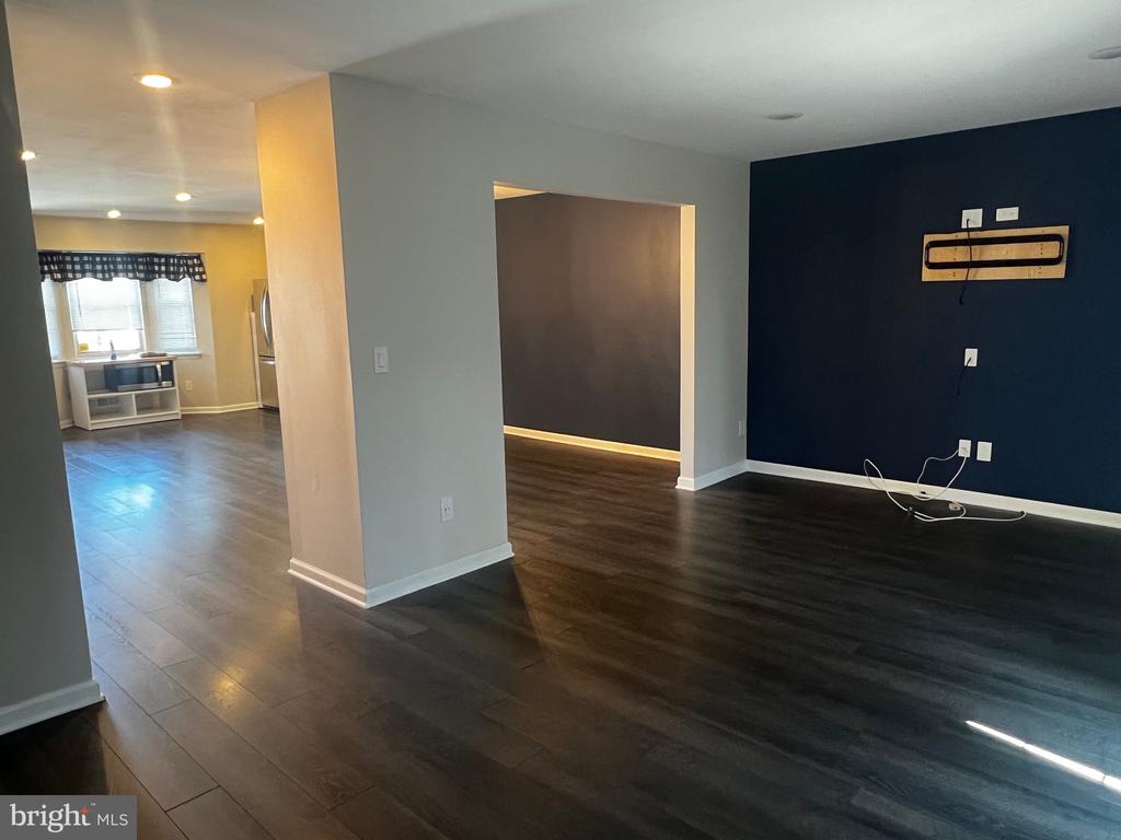 10 RYANS COURT