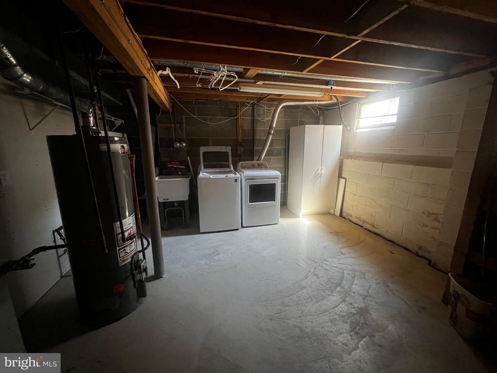 10 RYANS COURT