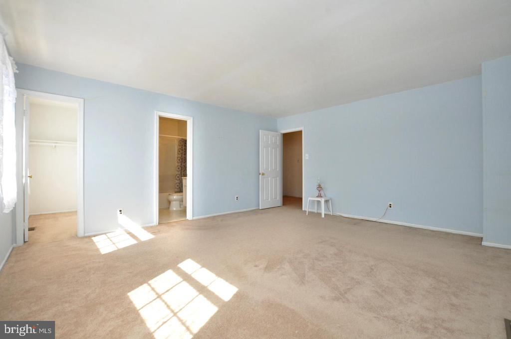 37 WENTWOOD COURT