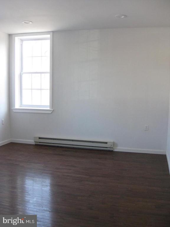 325 FARNSWORTH AVENUE Unit: 3