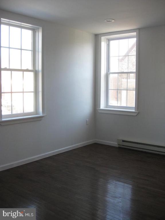 325 FARNSWORTH AVENUE Unit: 3