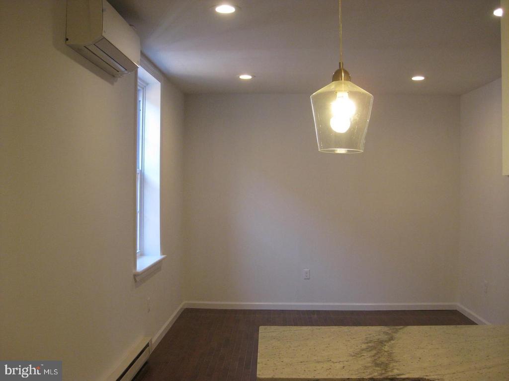 325 FARNSWORTH AVENUE Unit: 3