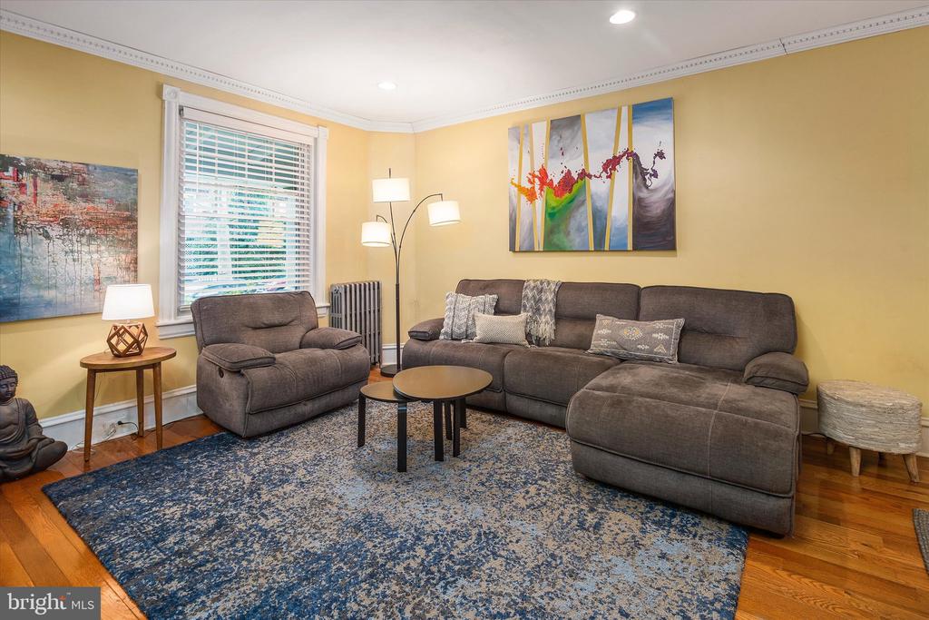 130 7TH AVENUE