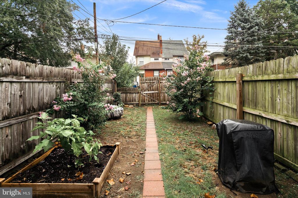 130 7TH AVENUE