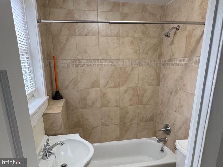 132 FARNSWORTH AVENUE Unit: 2